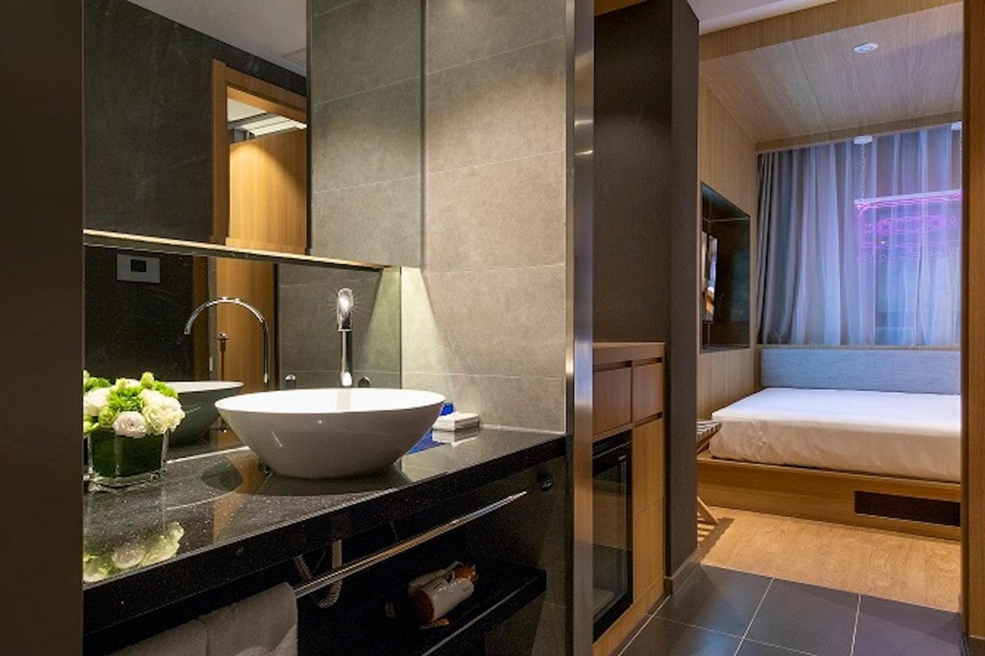 Jinglai Changshou Road Subway Station Branch Hotel 3*