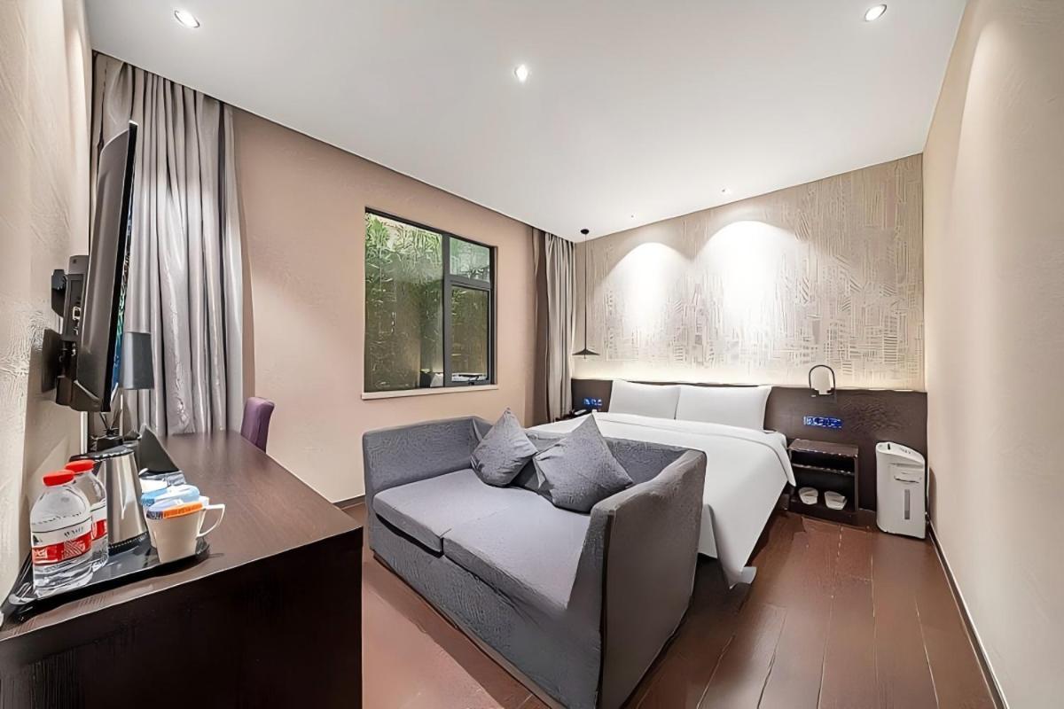 Hotel Jinglai Changshou Road Subway Station Branch 3*