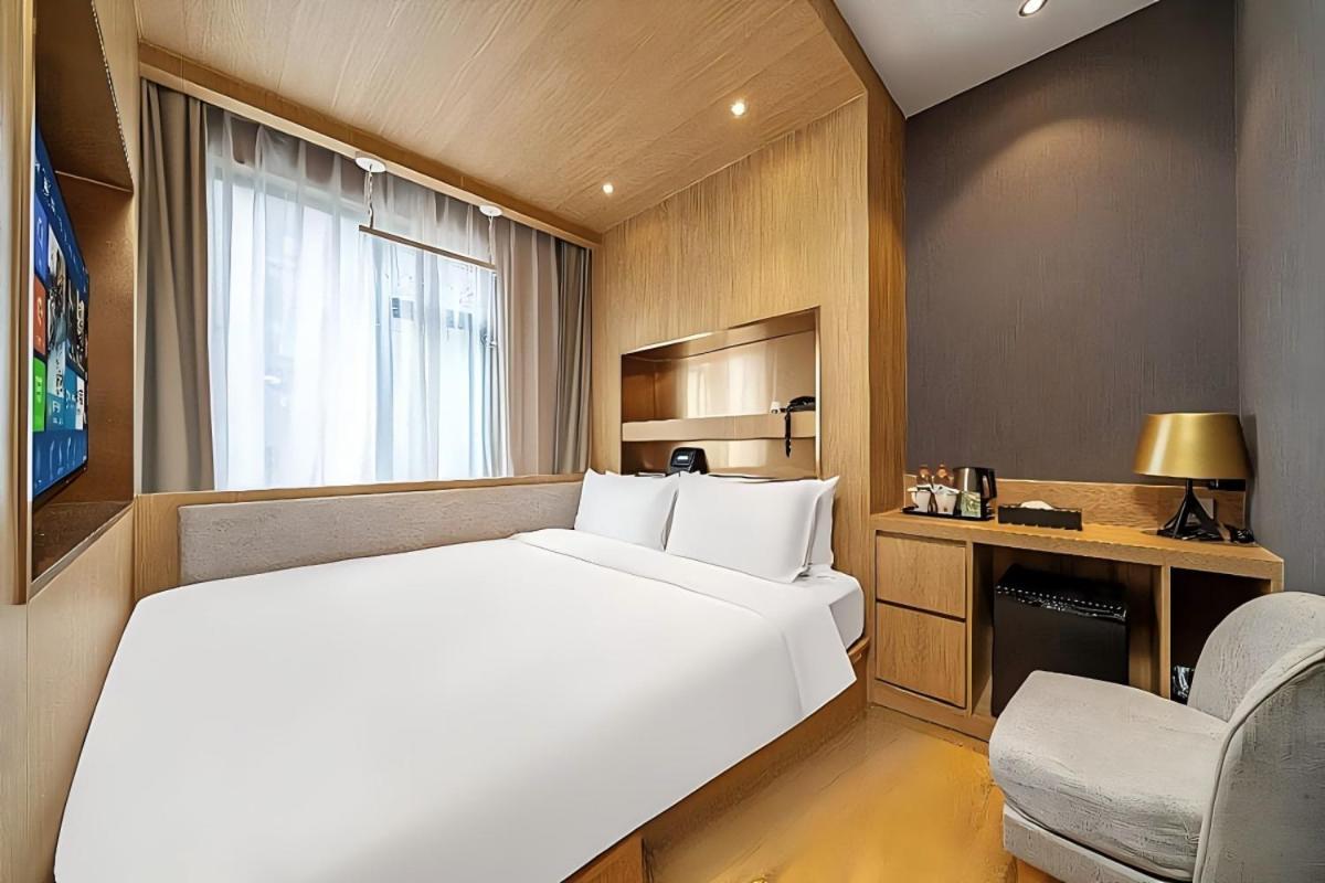 Jinglai Changshou Road Subway Station Branch Hotel Shanghai